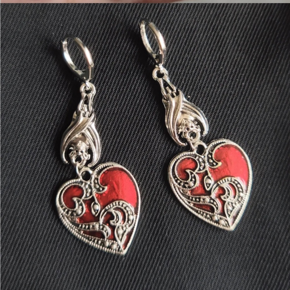 1 Pair Gothic Bat Heart Love Shape Pendant Round Buckle Silver Plated Earrings - Picture 6 of 12